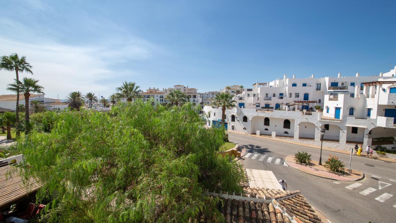 Lovely 2-Bed Apartment In Marina De La Duquesa Castillo de Sabinillas المظهر الخارجي الصورة