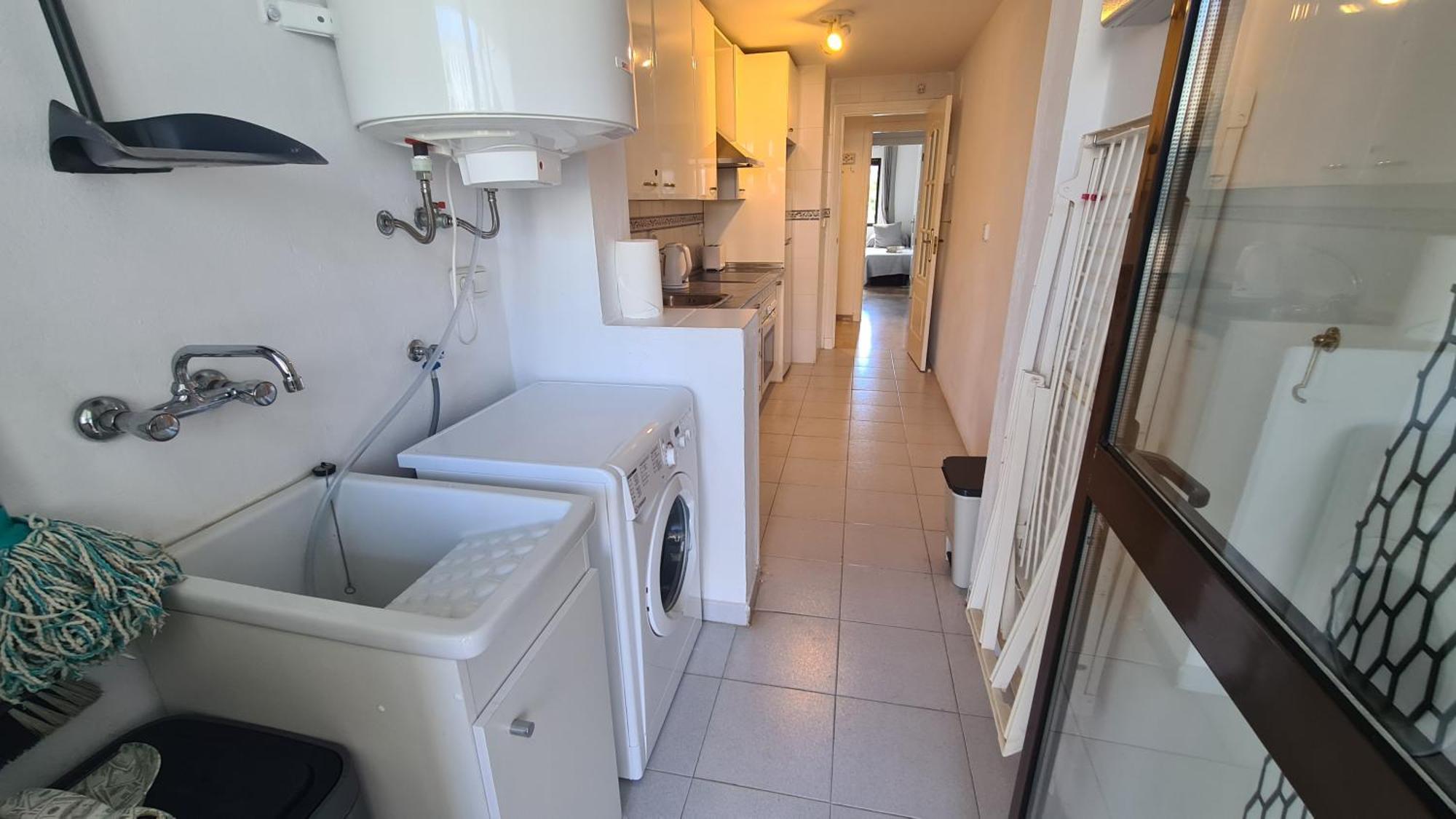 Lovely 2-Bed Apartment In Marina De La Duquesa Castillo de Sabinillas المظهر الخارجي الصورة